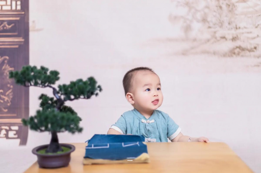 广州借卵试管代怀包男孩宝宝几个月可以笑出声