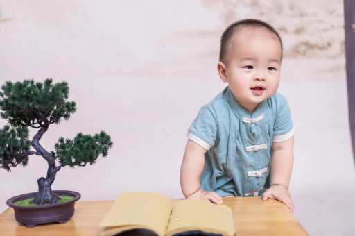 广州借卵试管代怀包男孩宝宝严重便秘